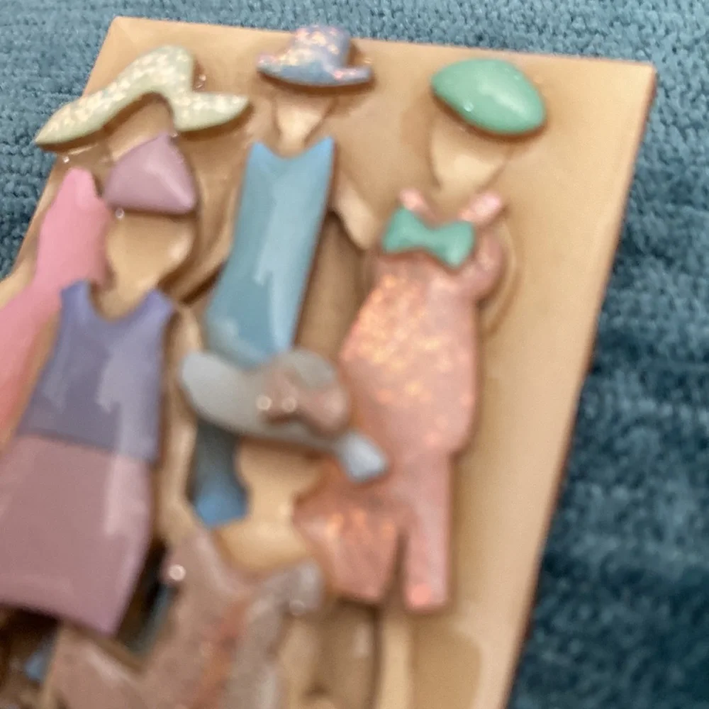 Lucinda people pin